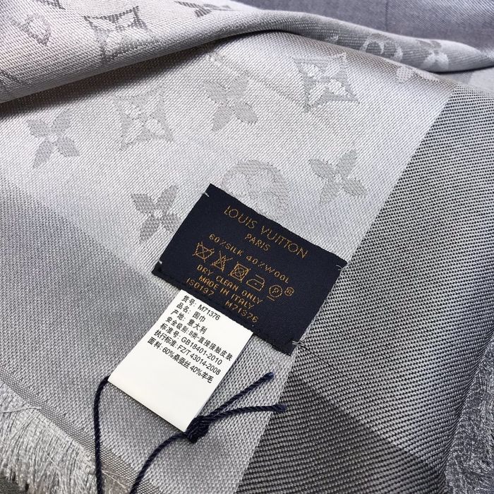 Louis Vuitton Scarf LV00114